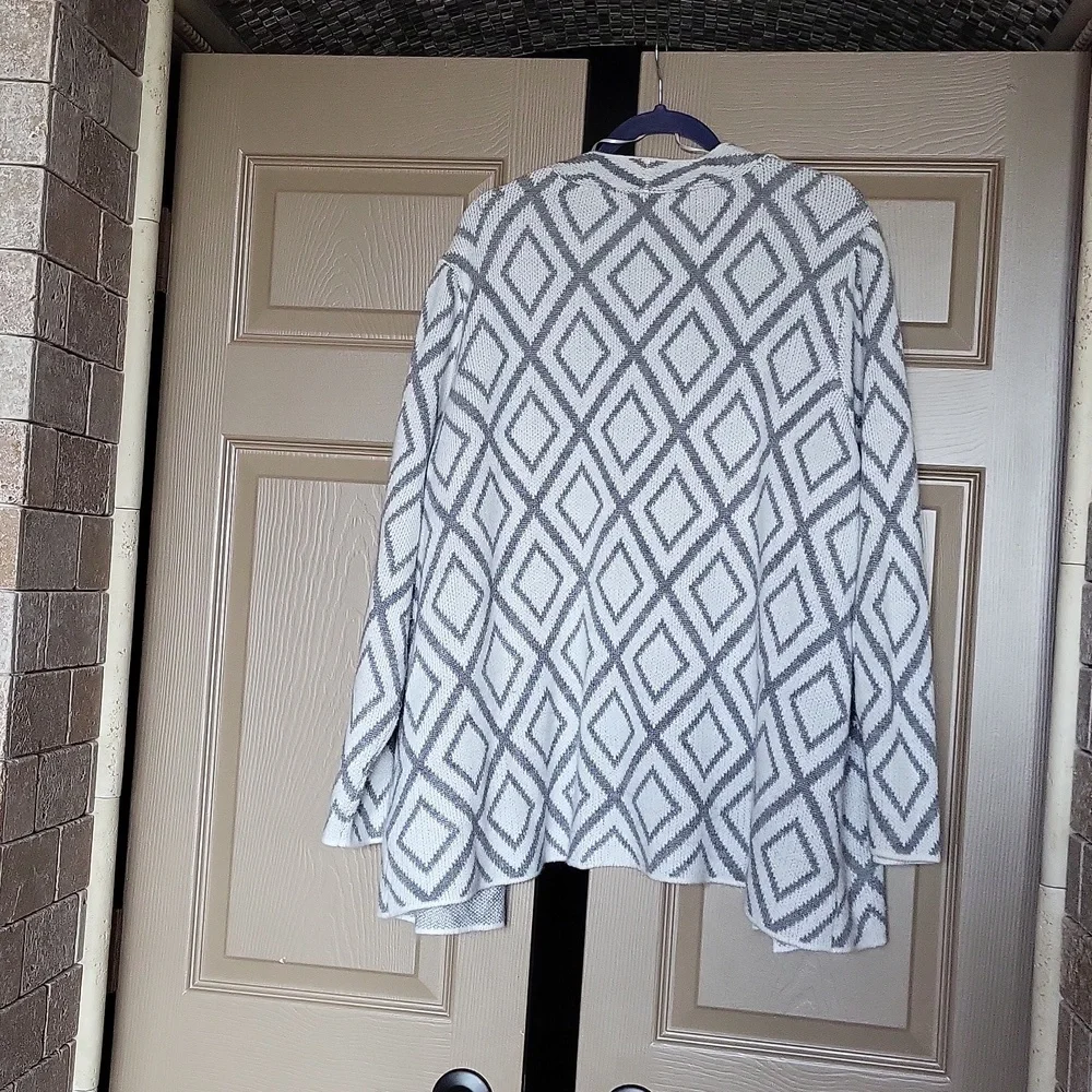 Sweater - Picture 2 of 3